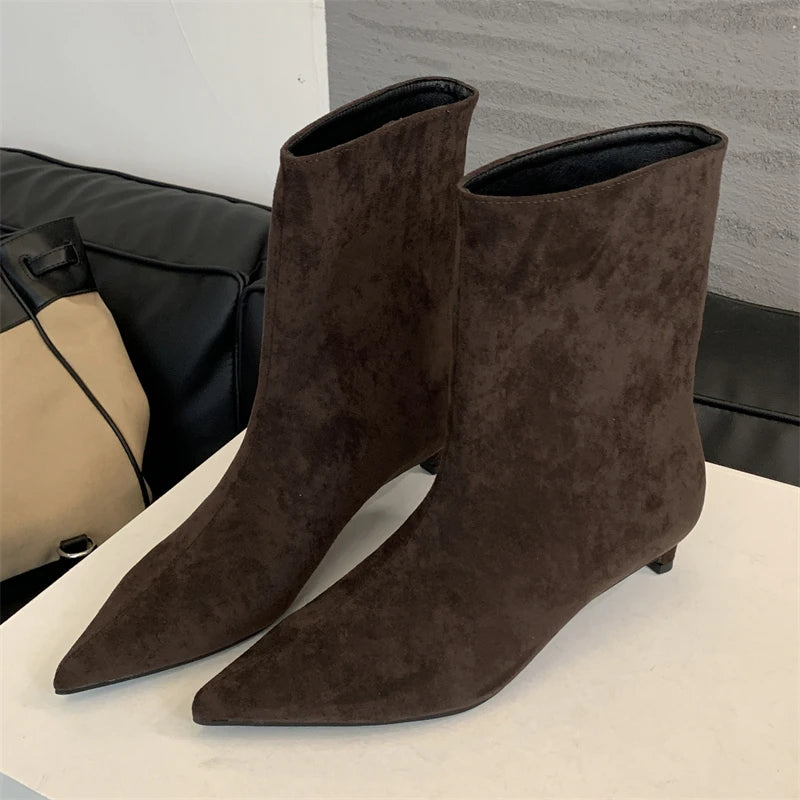 Stivali Maria – Eleganti Stivali in Suede Marrone