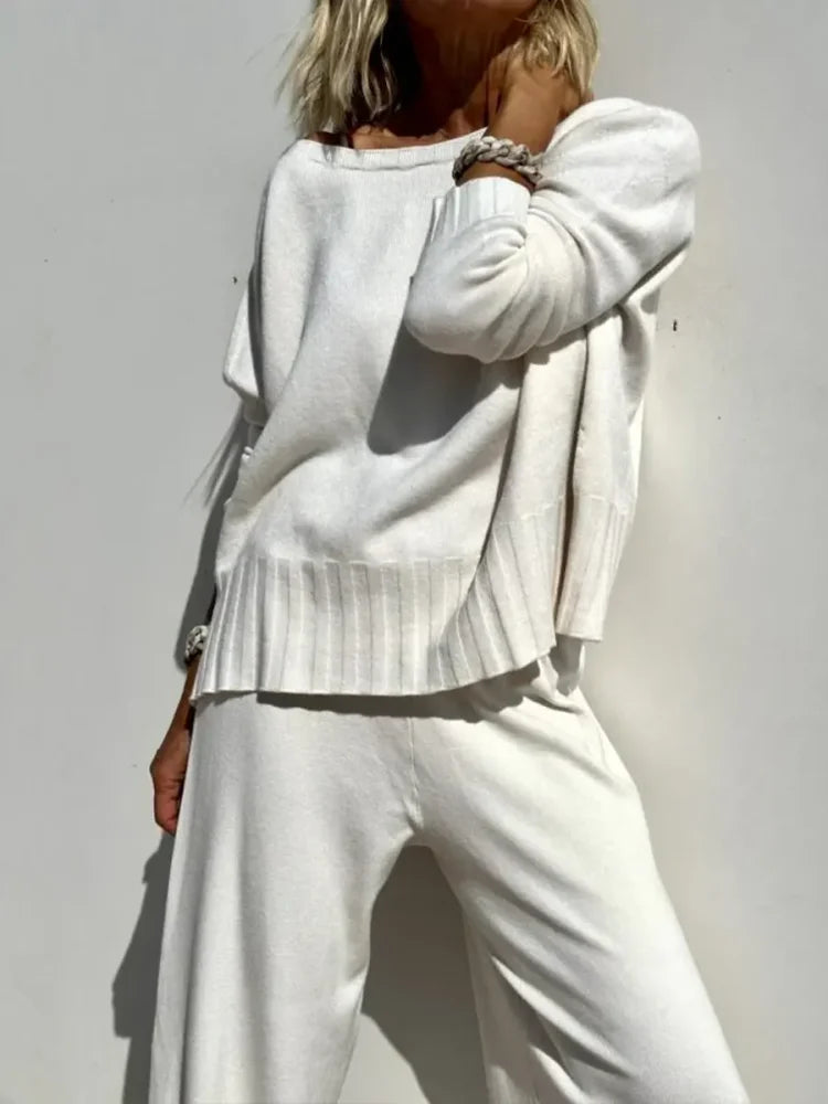 Set Donna: Top a Collo Rotondo & Pantaloni Larghi