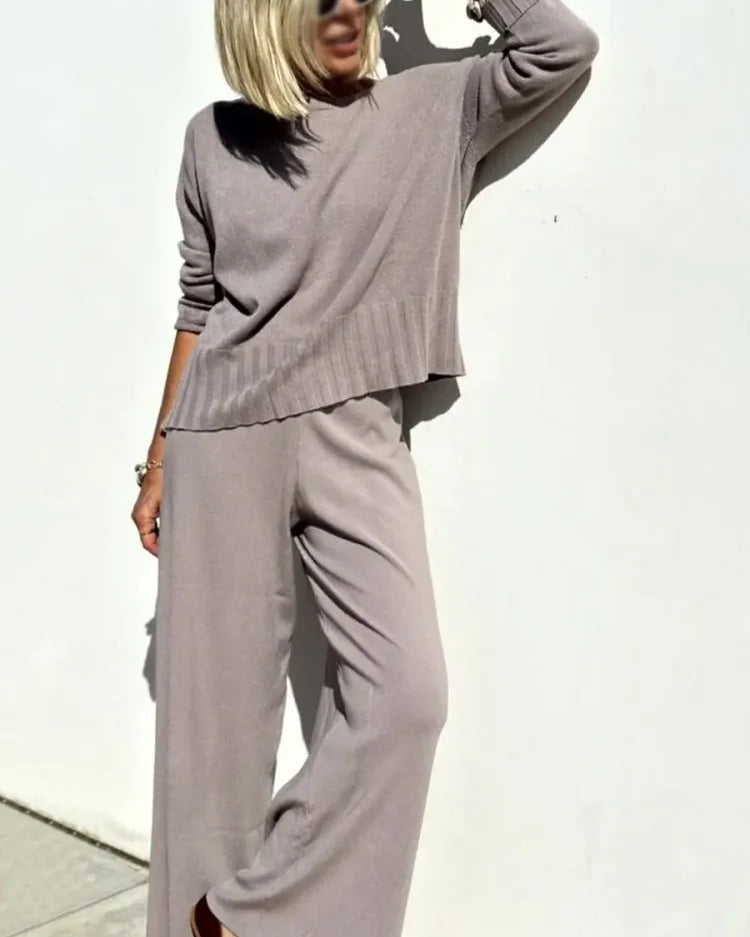 Set Donna: Top a Collo Rotondo & Pantaloni Larghi