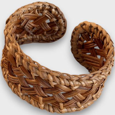 Noelia – Bracciale in Rattan Intrecciato
