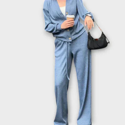 Blusa a maniche lunghe e pantaloni