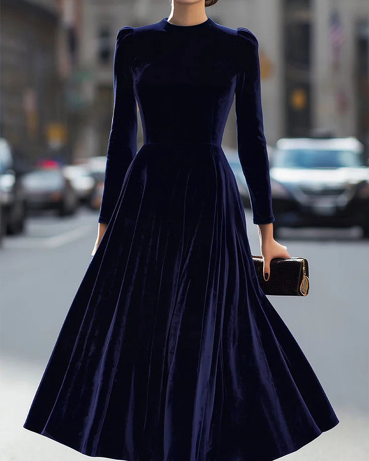 Abito midi in velluto lussuoso con maniche lunghe