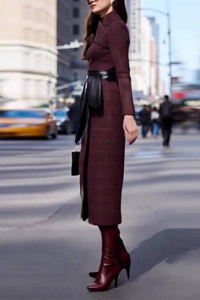 Elegante abito lungo in lana con cintura in vita