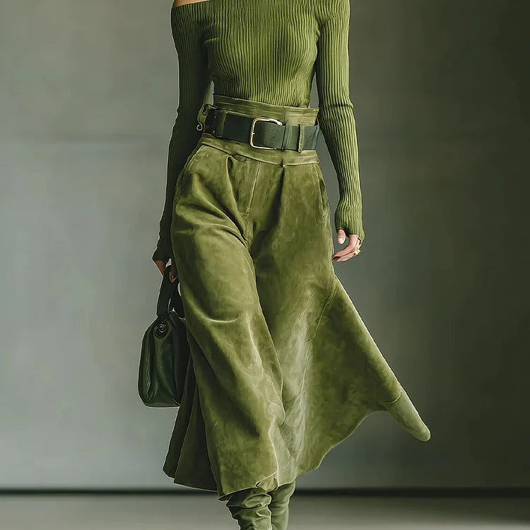 Set top off-shoulder verde oliva e gonna in suede (con cintura)