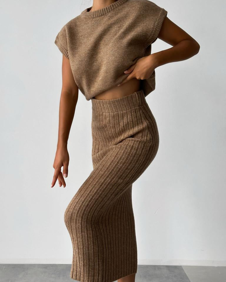 Sofia - Set maglione a maniche corte e gonna midi a coste elasticizzata
