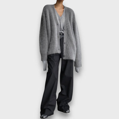 Laria – Cardigan Morbido con Taglio Classico