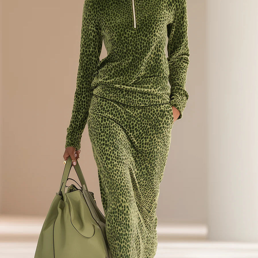 Set in Velluto Leopardato con Top a Collo Alto e Gonna