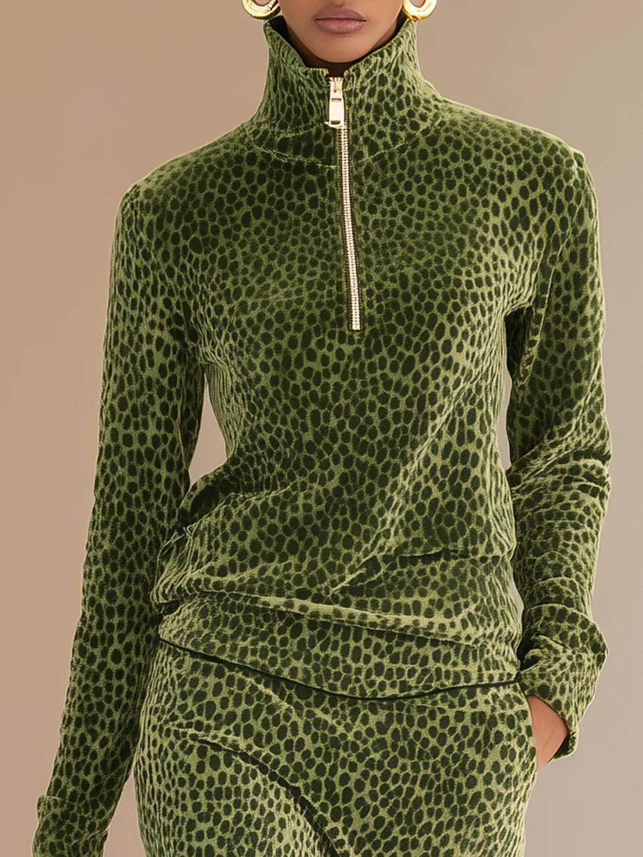 Set in Velluto Leopardato con Top a Collo Alto e Gonna