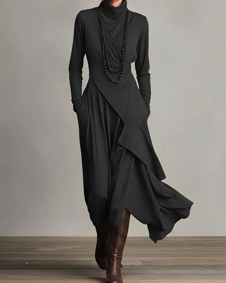 Abito Maxi Viola a Collo Alto con Pieghe Asimmetriche