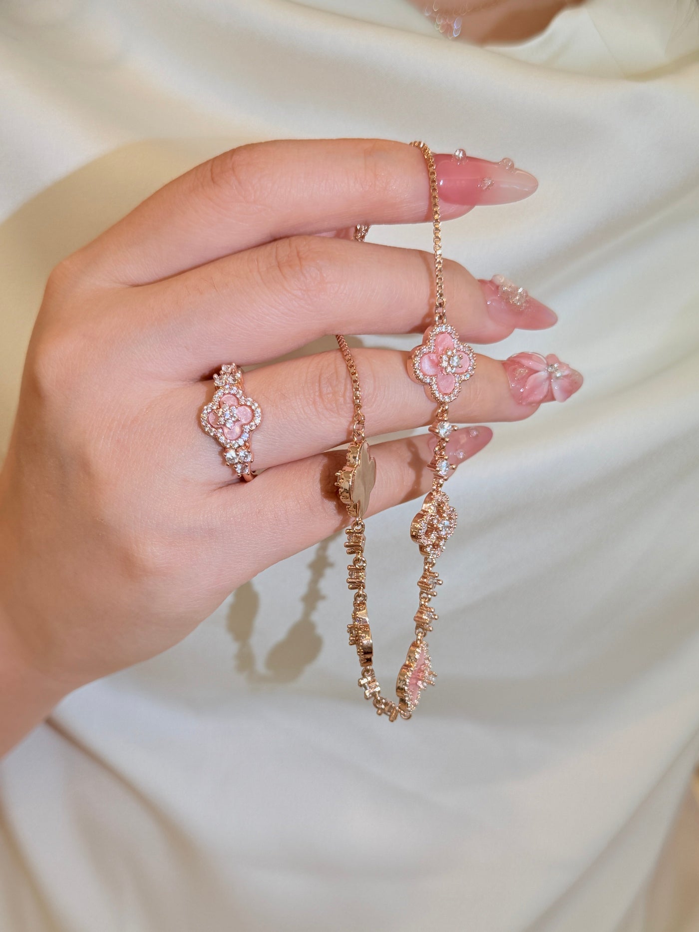 Sakura Cleef Bracelet - Shopella