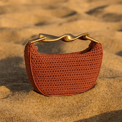 Borsa Alma – Mini mezzaluna intrecciata & manico dorato scultoreo - Shopella